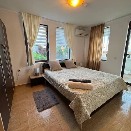 Apartament Kombani 3
