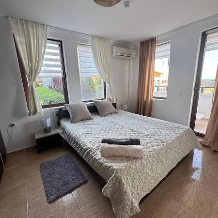 Apartament Kombani 3