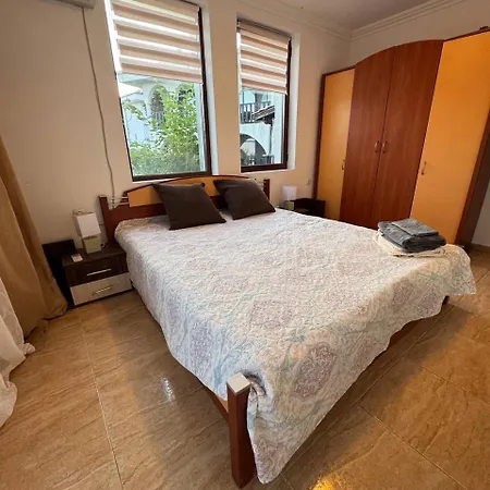 Apartament Kombani 3