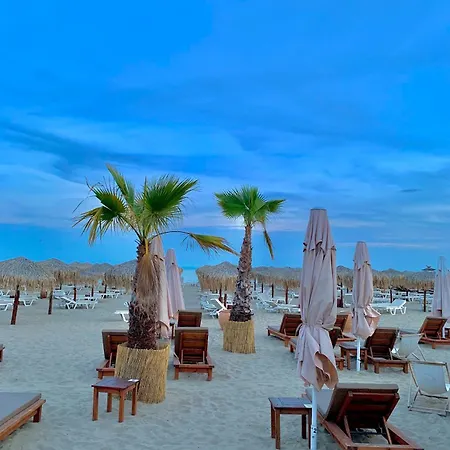 Apartament Kombani 3 *