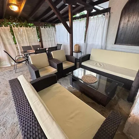 Kombani 3 Apartman