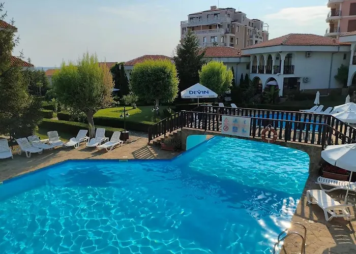 Apartment Kombani 3 *